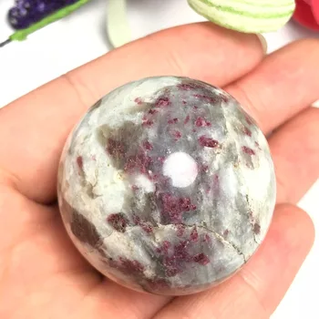 Естествен червен турмалин кварцов кристал, полиран топка на възможностите за продажба