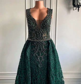 Дългите вечерни рокли 2022 Ново записване V-образно деколте Блестящ Бисер Изумрудено-зелена дантела Дубай Дамски официални рокли с влак
