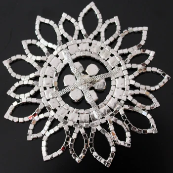 10,5 см кристал кристал кристал апликация във формата на цвете Siver Основата на сватбен колан Апликация Шият Украса на сватбена рокля