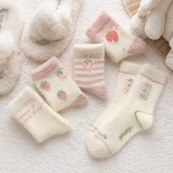 Зимна Нов продукт Японски чорапи от вълна заек Дамски Чорапи Сладък Карикатура Сладка Козината на норка Плодове, Ягоди, Меки чорапи за спане на пода