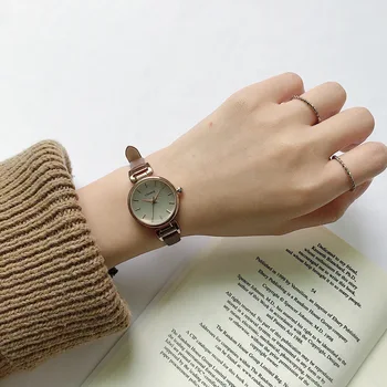 Ulzzang модната марка дамски часовник-гривна ретро кафяви реколта кожени часовници дамски кварцови часовници, ежедневни дамски ръчен часовник