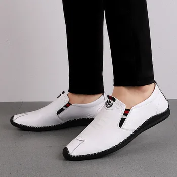 WEH обувки Кожена марка 2021 Мокасини Мъжки Луксозни гумени Ежедневни мъжки обувки приплъзване на дишането плоска подметка Обувки за шофиране Мъжки Големи размери 46